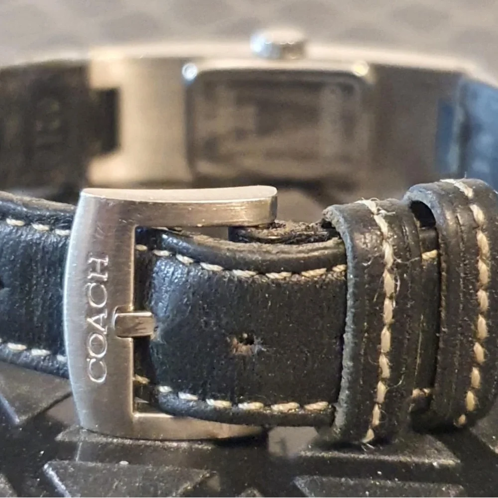 Coach #0169 Silver/Black Leather Women's Watch